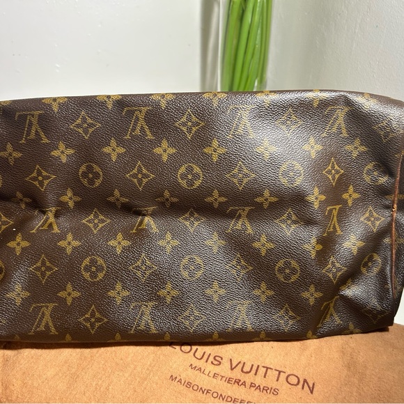 Authentic Louis Vuitton Monogram 30 Speedy Handbag - Picture 12 of 13